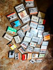 42 κασέτες γραμμένες.