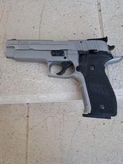 Σκοπευτικά όπλα   sig sauer p 226 XFive  και Colt Python 357 magnum-thumb-1