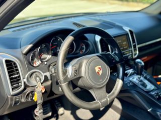Porsche Cayenne 2012 Black edition Panorama-thumb-12