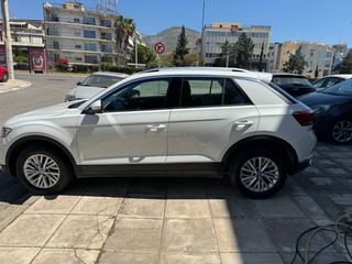 Volkswagen T-Roc 2019-thumb-4