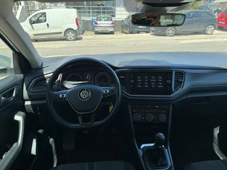 Volkswagen T-Roc 2019-thumb-6