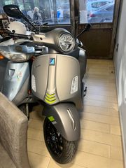 Piaggio Vespa GTS 300 2024 SUPER TECH