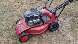 μηχανη γκαζον solo 553