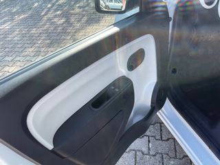 Renault Twingo 2015-thumb-12