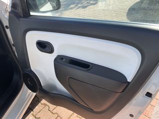 Renault Twingo 2015-thumb-17