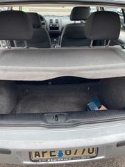 Volkswagen Polo 2000-thumb-26