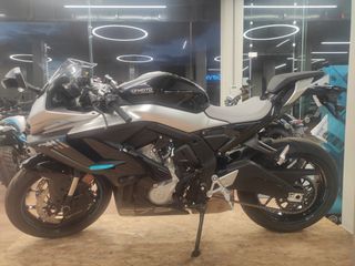 CFmoto 675 SR-R 2026-thumb-3
