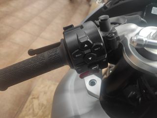 CFmoto 675 SR-R 2026-thumb-16