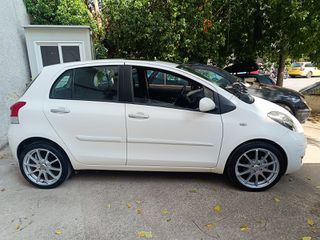 Toyota Yaris 2011 FULL  FULL  SERVICE! 17'' άρες ζάντες ΤΟΥΟΤΑ και Ηλιοροφή