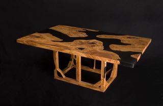 Τραπέζι σαλονιού με ξύλο ελιάς και εποξική ρητίνη (υγρό γυαλί)