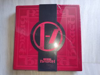 >>Twenty One Pilots<< Το νέο άλμπουμ BREACH ΣΕ ΣΥΛΛΕΚΤΙΚΟ ΚΟΥΤΙ CD ΠΕΡΙΟΡΙΣΜΕΝΗΣ ΕΚΔΟΣΗΣ