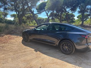 Tesla Model 3 2024 Standard Range Premium-thumb-6