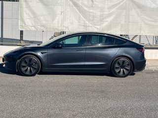 Tesla Model 3 2024 Standard Range Premium-thumb-7