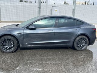 Tesla Model 3 2024 Standard Range Premium-thumb-8
