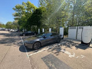 Tesla Model 3 2024 Standard Range Premium-thumb-1