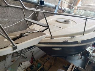 Cruisers-Yachts 2005 28-thumb-6