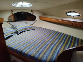 Cruisers-Yachts 2005 28-thumb-12