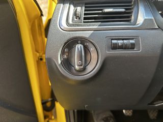 Skoda Rapid 2014-thumb-15