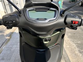 Piaggio Beverly 300 2024 S HPE-thumb-6