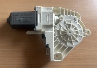Audi A4/A6/Q7 μοτέρ παραθύρου αριστερό 2PIN 8K0959801A ‘08-15