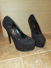 Παπούτσια γοβες