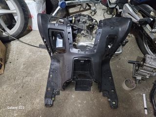 Kymco xciting 400 εσωτερική ποδιά