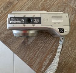 Nikon coolpix E7900-thumb-4