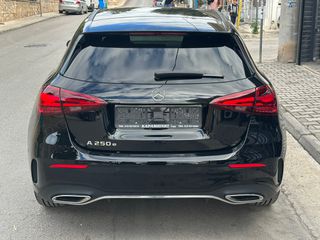 Mercedes-Benz A 250 2024 e AMG Plug in Hybrid 8G-DCT-thumb-7
