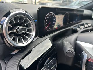 Mercedes-Benz A 250 2024 e AMG Plug in Hybrid 8G-DCT-thumb-14