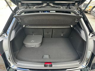 Mercedes-Benz A 250 2024 e AMG Plug in Hybrid 8G-DCT-thumb-17