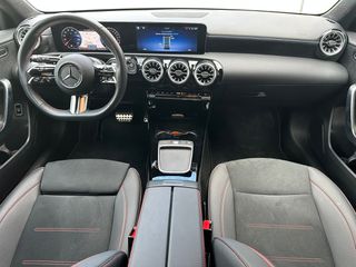 Mercedes-Benz A 250 2024 e AMG Plug in Hybrid 8G-DCT-thumb-18