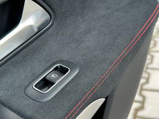 Mercedes-Benz A 250 2024 e AMG Plug in Hybrid 8G-DCT-thumb-22