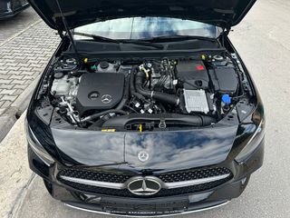 Mercedes-Benz A 250 2024 e AMG Plug in Hybrid 8G-DCT-thumb-25