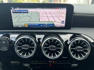 Mercedes-Benz A 250 2024 e AMG Plug in Hybrid 8G-DCT-thumb-27