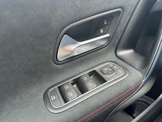 Mercedes-Benz A 250 2024 e AMG Plug in Hybrid 8G-DCT-thumb-33
