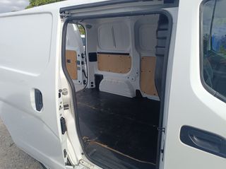 Nissan NV 200 2017-thumb-11