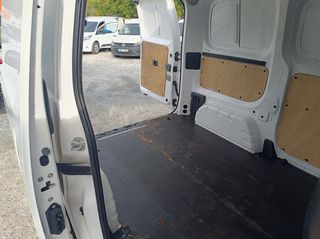 Nissan NV 200 2017-thumb-12