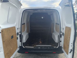 Nissan NV 200 2017-thumb-14