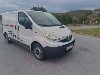 Opel Vivaro 2013-thumb-1