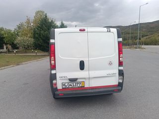 Opel Vivaro 2013-thumb-3