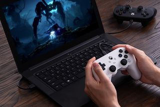 8BitDo - Pro Wired Gamepad 2 - Xbox (White) / Xbox Series X-thumb-1