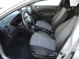 Hyundai i 20 2018 1.200cc 85Hp  BLACK LINE - BLUETOOTH - ZANTEΣ 15''-thumb-5