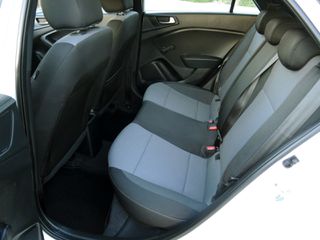 Hyundai i 20 2018 1.200cc 85Hp  BLACK LINE - BLUETOOTH - ZANTEΣ 15''-thumb-6