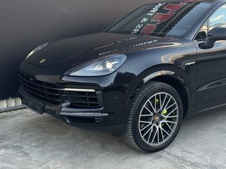 Porsche Cayenne 2020 e-HYBRID S/PANORAMA /FULL EXTRA-thumb-5
