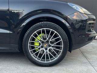 Porsche Cayenne 2020 e-HYBRID S/PANORAMA /FULL EXTRA-thumb-24