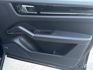 Porsche Cayenne 2020 e-HYBRID S/PANORAMA /FULL EXTRA-thumb-30