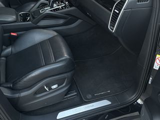 Porsche Cayenne 2020 e-HYBRID S/PANORAMA /FULL EXTRA-thumb-31