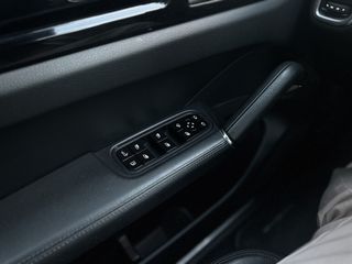 Porsche Cayenne 2020 e-HYBRID S/PANORAMA /FULL EXTRA-thumb-34