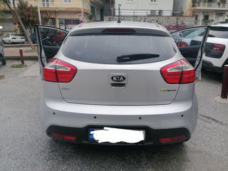 Kia Rio 2014 1.4 CRDI SPIRIT-thumb-4
