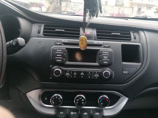 Kia Rio 2014 1.4 CRDI SPIRIT-thumb-6